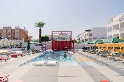 ryanslolas_03_pool area_0024.jpg